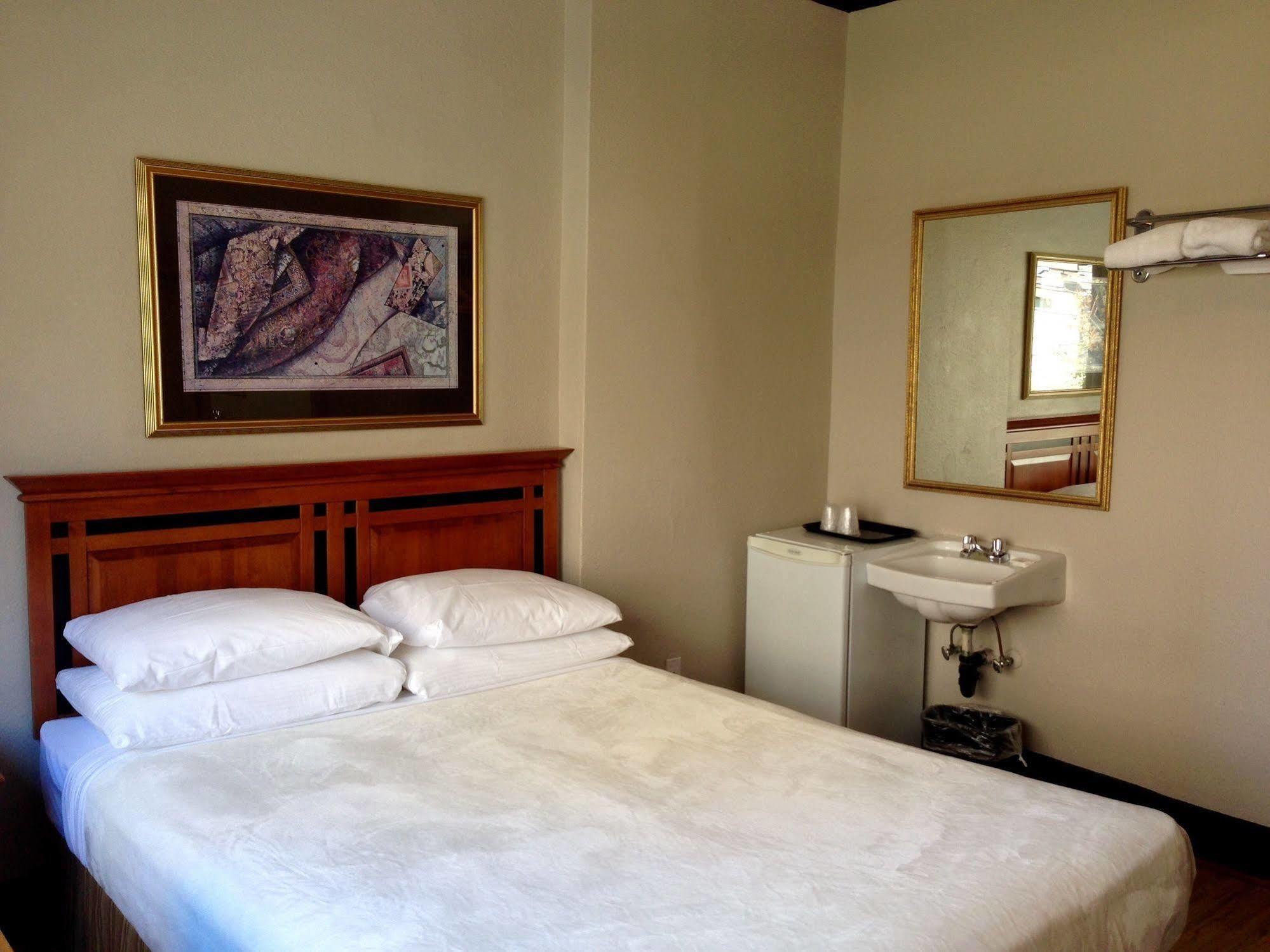 Hotel Ambassador Vancouver Luaran gambar