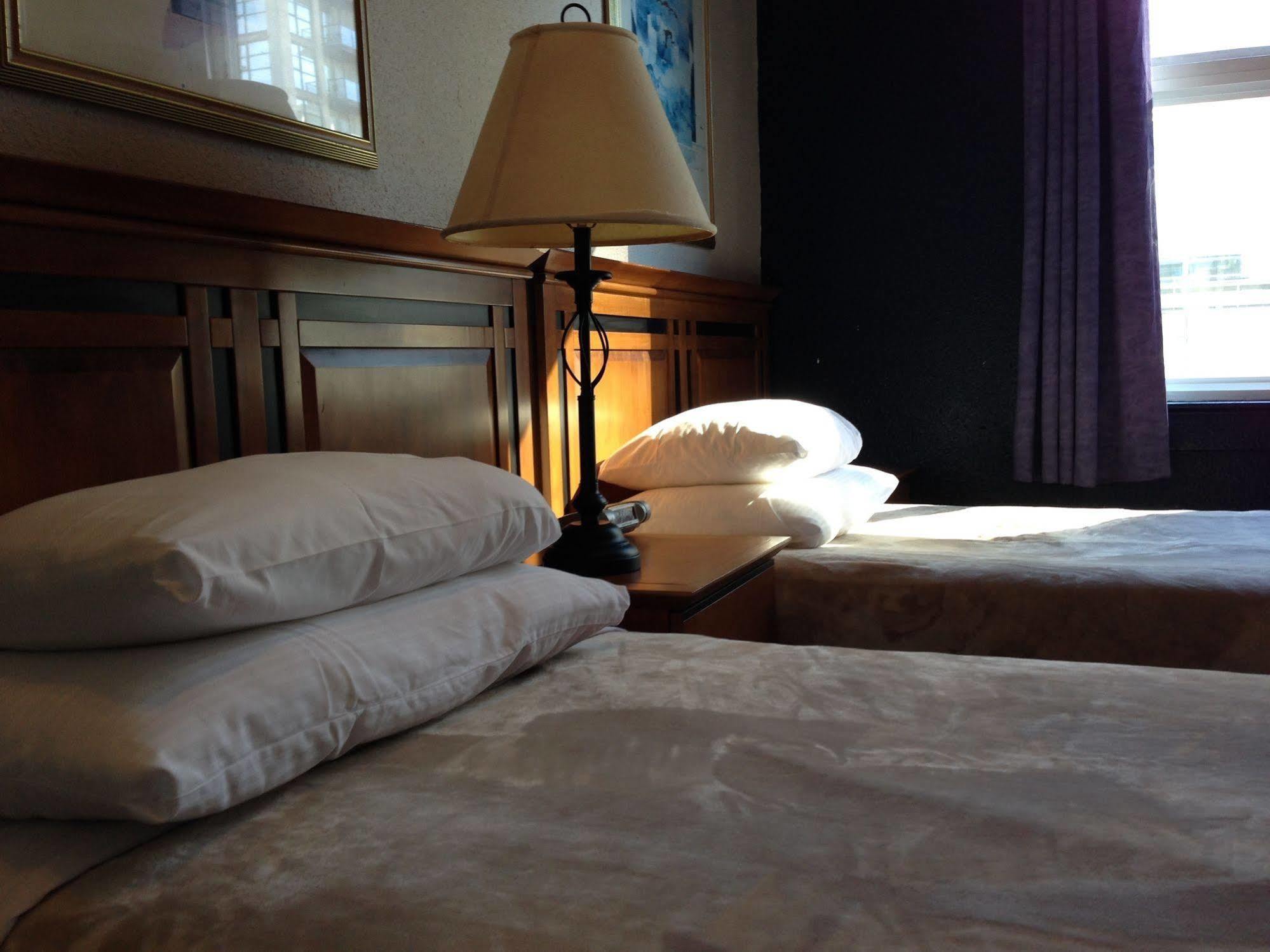 Hotel Ambassador Vancouver Luaran gambar